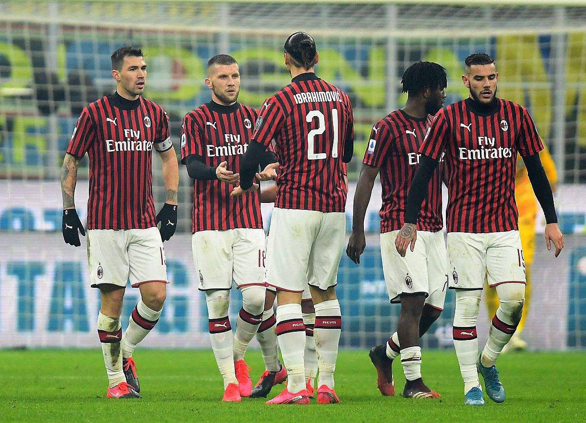 新疆一家进出口贸易公司向阿图什市捐赠足球场，价值1亿元（新疆某进出口贸易公司向阿图什市捐建价值1亿元的足球场）