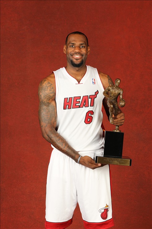 马威半场5中4拿到14分4板，帮助太阳占据上风（马威半场5投4中轰14分4板，助太阳占据主动）