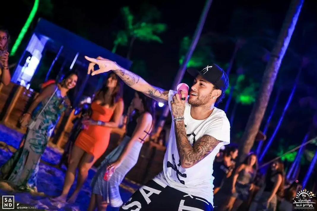 东体：申花像会学习却不会考试的优等生，背负过重的心理负担（东体：申花犹如会学不会考的学霸，心理压力过重）