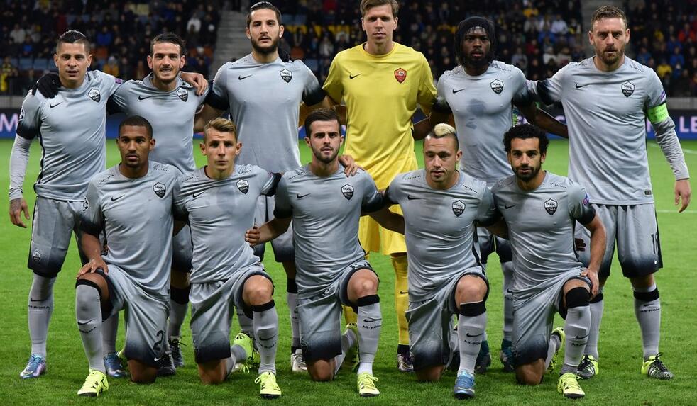 执教俱乐部前1000场场均积分前10：瓜迪奥拉第1，穆里尼奥第2（俱乐部执教前1000场场均积分前十：瓜迪奥拉居首，穆里尼奥次席）