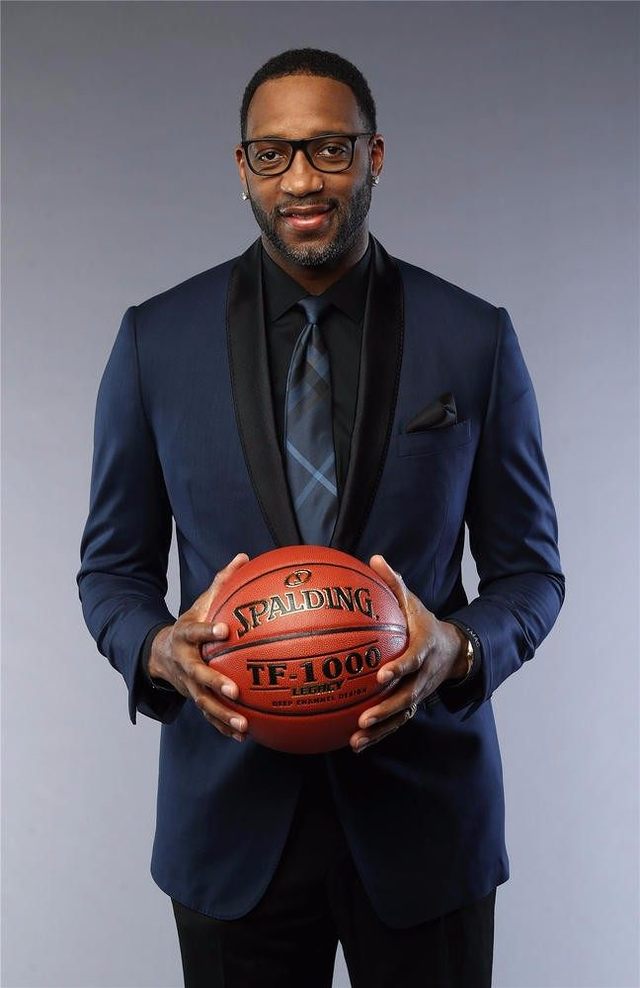 中超比赛亮点：上海海港2-1取胜山东泰山,（中超焦点战：上海海港2-1力克山东泰山）