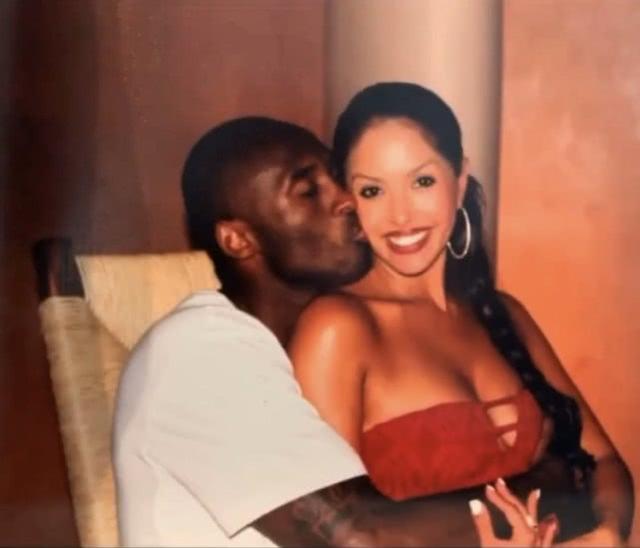 欧冠决赛用球谍照：包含白+深紫，灵感来自举办城市布达佩斯（欧冠决赛用球曝光：白与深紫配色，灵感源于举办地布达佩斯）