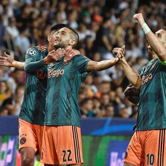 在这种背景 在这种背景